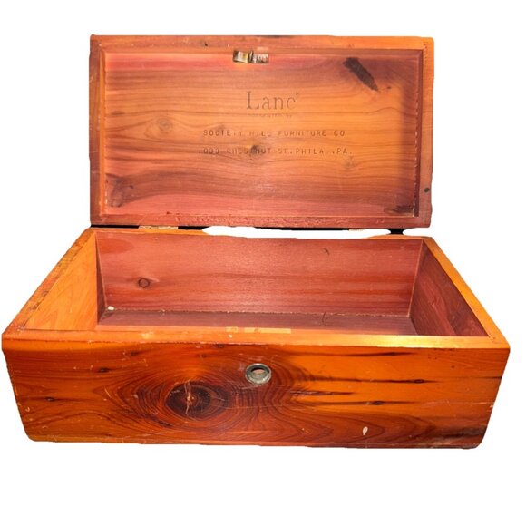 Vintage Lane Cedar Chest Jewelry Box NO KEY Presented by Society Hill Furniture - Picture 1 of 11
